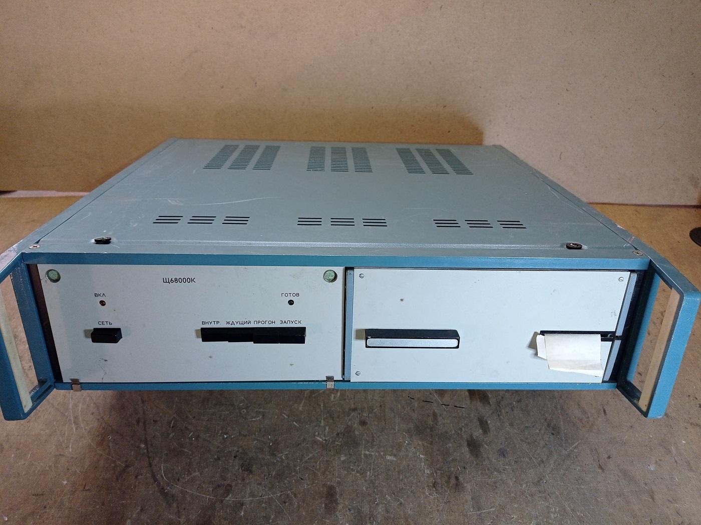 Щ68000К - цифропечатающее устройство. Есть ли в нём драгметаллы? Приборы, радиодетали, драгметаллы. смотреть онлайн