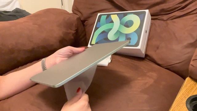 First Week of Birth Month : Apple Ipad Air Unboxing смотреть онлайн