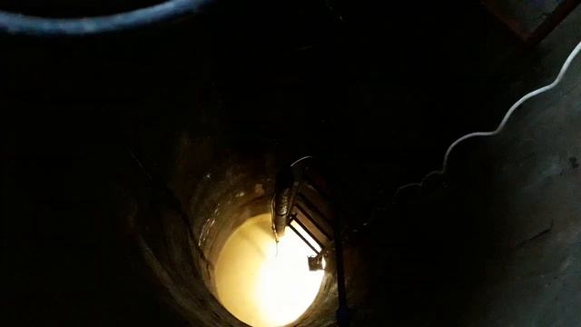 Монолитный цельнолитой ж/б колодец и скважина внутри него #мастернастодел #Мастерская21рус смотреть онлайн