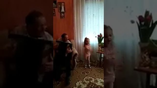 Катюша песня поет Варя Варакса смотреть онлайн