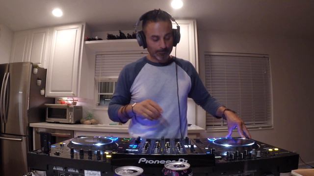 Melodic House & Techno - DJ Sessions 06 || Wanderlust John (XDJ-XZ) смотреть онлайн