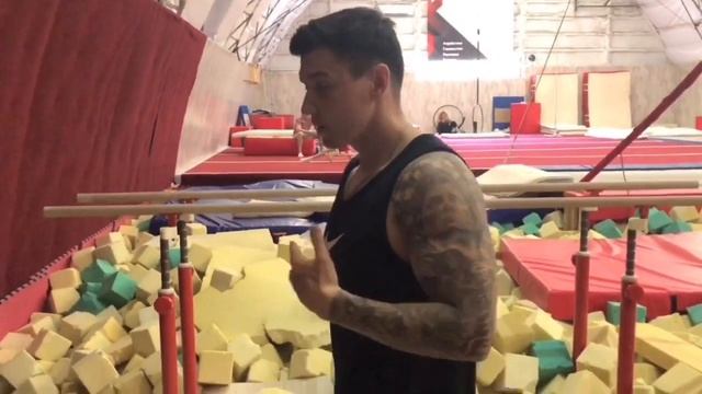 ПРАВИЛЬНЫЕ МАХИ НА БРУСЬЯХ. КАК ПРАВИЛЬНО МАХАТЬ НА БРУСЬЯХ смотреть онлайн