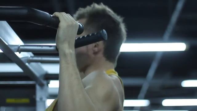 Подтягивания на турнике. смотреть онлайн