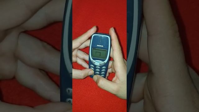 How To Play SNAKE Game In Nokia 3310 ( 20 Years Old Nostalgia ) смотреть онлайн