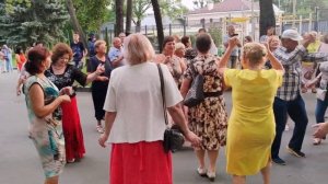 Девушка мечты Танцы ?? в саду Шевченко Август 2020 Харьков.mp4