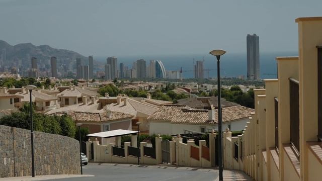 Жизнь в испанской деревне, какая она... | Finestrat | Alicante | Benidorm | Valencia | Возраст 16+ смотреть онлайн