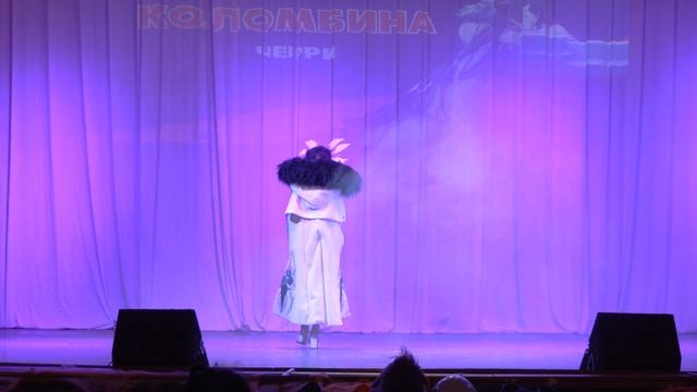 Cosplay defile-Черри-Genshin Impact-Коломбина смотреть онлайн