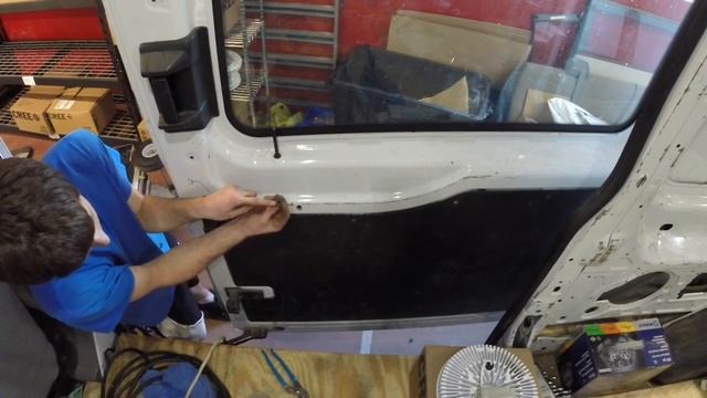Ford Transit Door Handle Repair смотреть онлайн