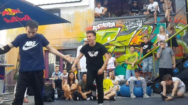 Fish Rock vs Alex / Red Bull Bc One Almaty Cypher 2016 смотреть онлайн