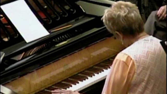 Ramona Crabtree - Piano Medley смотреть онлайн