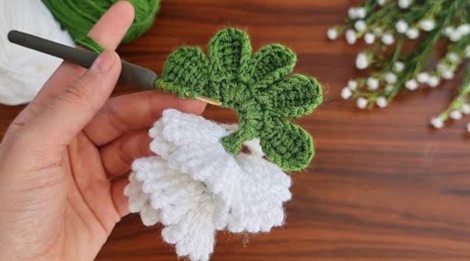 Очень красивый цветок???? крючком смотреть онлайн