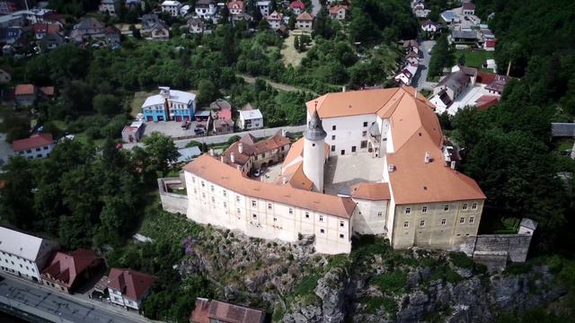 FIMI X8 SE 2020 Castle Ledeč nad Sázavou drone cinematic and drone footage 4k смотреть онлайн
