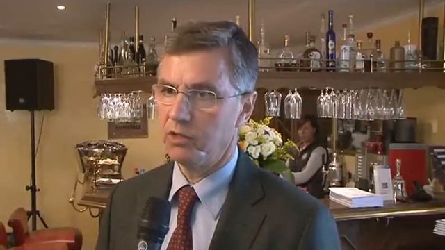 Interview mit Otto Becker - Bundestrainer Springreiten смотреть онлайн