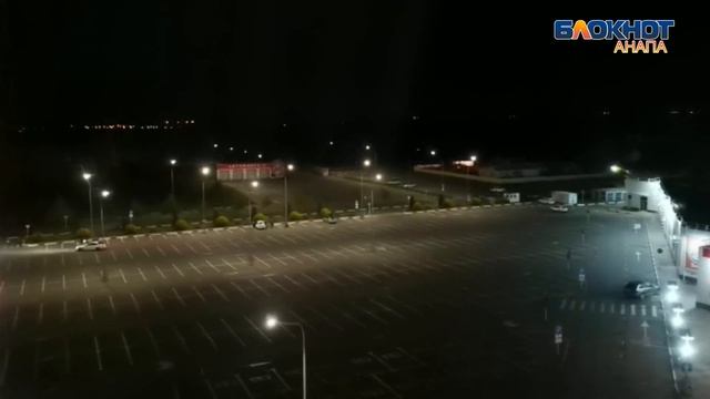 Ночной дрифт в Анапе не даёт спать по ночам жителям дома № 39 на Объездной смотреть онлайн