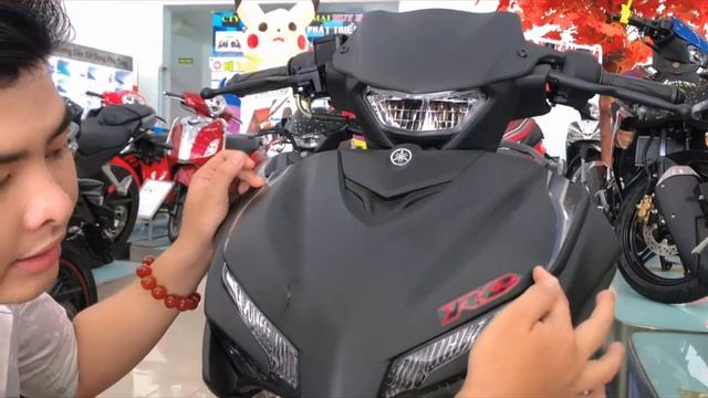 Khi bạn nói thích Ex 155 màu đen, tại đây Huy Hoàng có đến 3 kiểu màu đen. смотреть онлайн