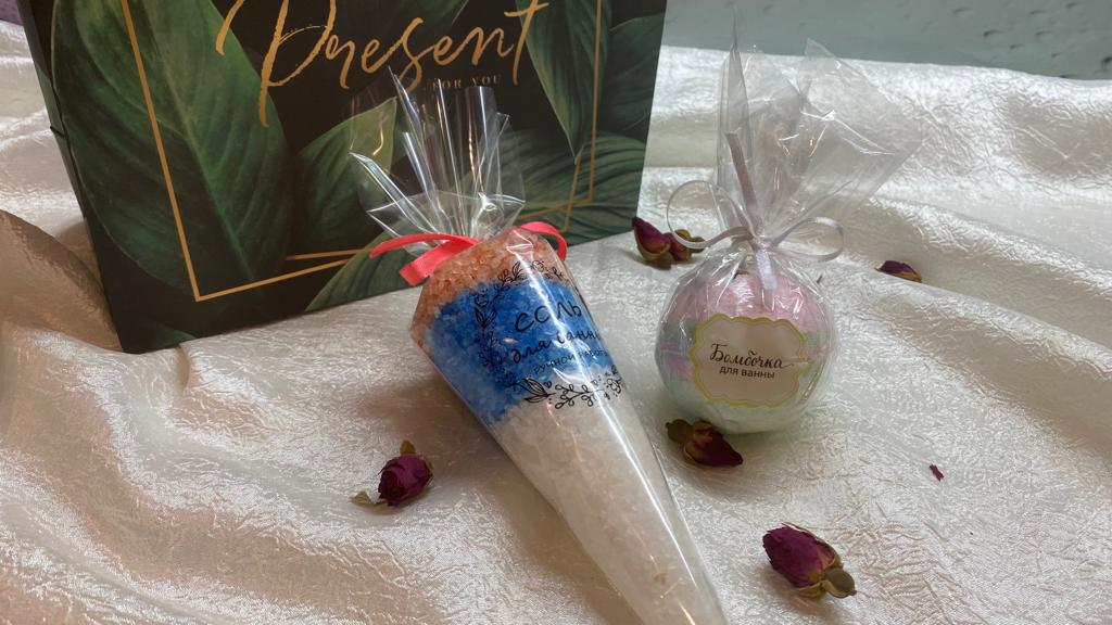 Прекрасный и полезный подарок своими руками. Цветная морская соль. Идеи для творчества. смотреть онлайн