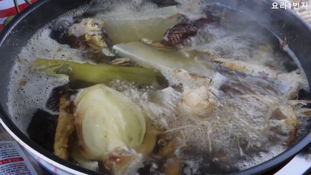 버섯 전골 이렇게 했더니 눈 깜짝 할 사이에 다 없어졌어요.