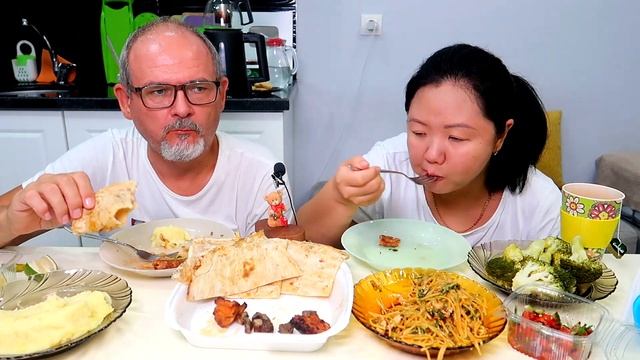 МУКБАНГ КАМДИЧА с МЯСОМ - картошка по корейски смотреть онлайн