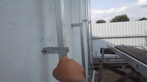 Установка профиля для сайдинга.