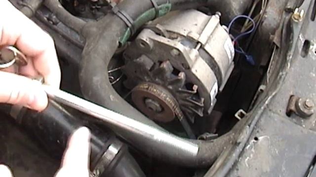 1990 Volkswagen Jetta Mk2 1.6L diesel, alternator belt drive modifcation смотреть онлайн