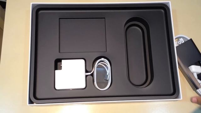 Retina MacBook Pro Unboxing 2012 смотреть онлайн
