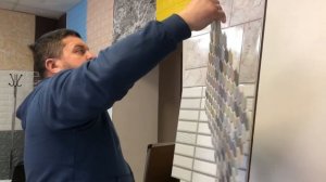 Клеим самоклеящиеся панели для стен. Первая в Украине Плитка-Самоклека.