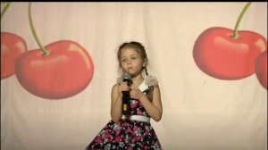 Вишенки серёжки детская песенка поёт Дарина Ляленко 5 лет
