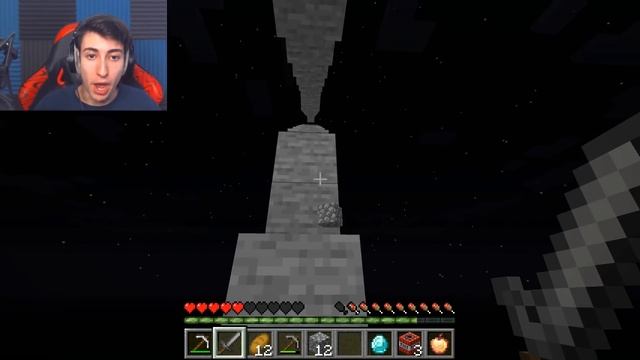 Minecraft but the world is 1 block wide... смотреть онлайн