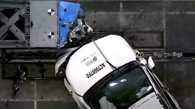 Toyota Rush Crash Test (2018 - Present) смотреть онлайн