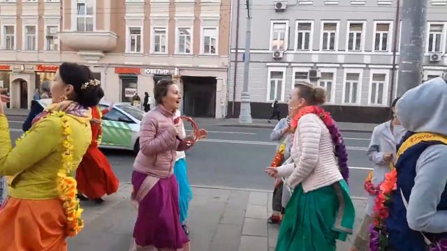 Харинама 3/7 на ст. м. Новослободская 2.05.19 смотреть онлайн