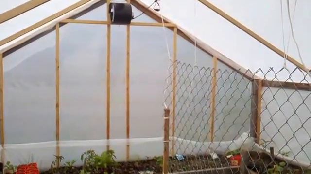 Smitty's green house смотреть онлайн