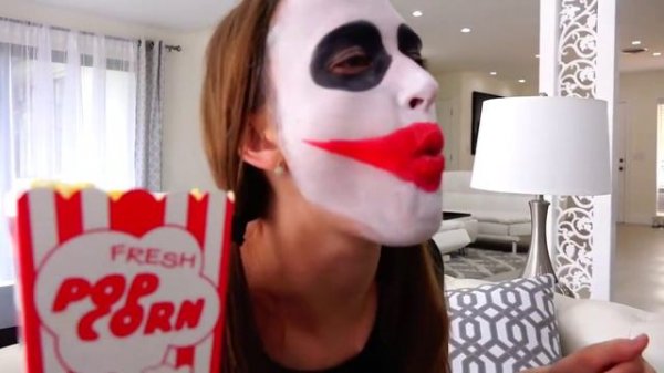 Bad Baby Джокер Битва Едой - Freaky Joker Real Food Fight