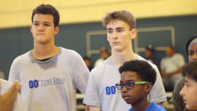 The Tony Delk Basketball Academy смотреть онлайн