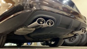 MERCEDES-BENZ CL 63 AMG COLD START AND REV *Exhaust Pop*