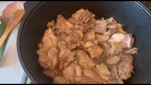 Правильный жареный кролик с луком смотреть онлайн
