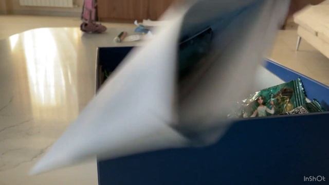 Я нашла какую-то коробку смотреть онлайн