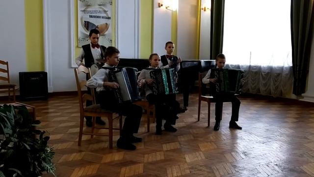 Б.н.п. "Касіў Ясь канюшыну" -исп.ансамбль баянистов Одрижинской ДШИ уч. Самоховец И.В. смотреть онлайн
