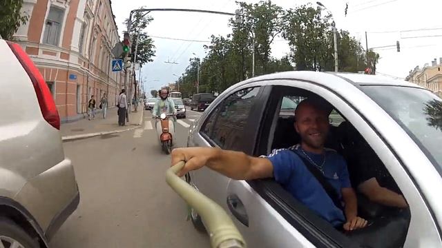 Самый необычный скутерист Калуги смотреть онлайн