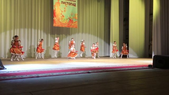 Танец Бульбачка - студия Феникс - Танцевальный листопад смотреть онлайн