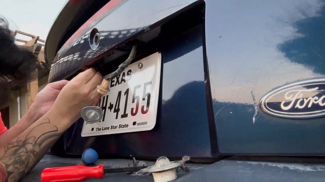 2003 Mustang GT License Plate Bulb Replacement смотреть онлайн