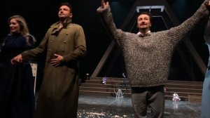 Спектакль Дядя Ваня в театре МГТ Сергея Безрукова поклоны