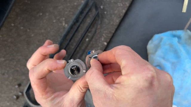 Audi Q7 2006 fog light bulb replacement to off road white H7! смотреть онлайн