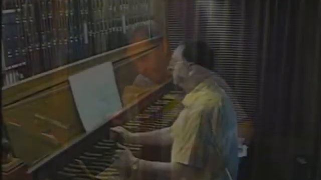 Milord from Margueritte Monnot on carrilon and accordion