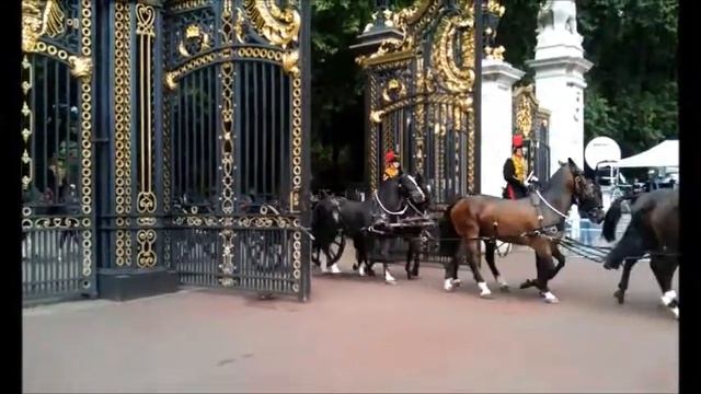 The King's Troop Royal Horse Artillery Green Park смотреть онлайн