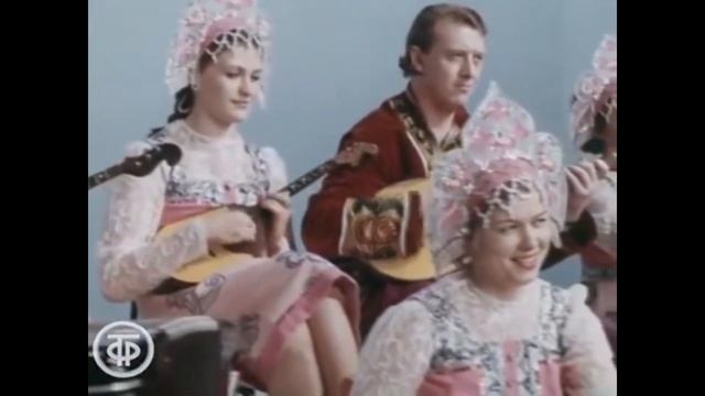 Весёлый хоровод. Виктор Гридин играет на гридинском баяне) смотреть онлайн