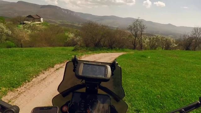 В Бахчисарай через Кабаний перевал на KTM 790 Adv R смотреть онлайн