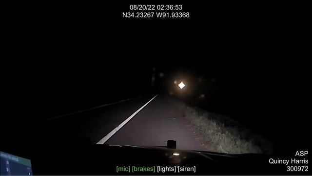 FORD MUSTANG CONVERTIBLE ends up in the woods after Arkansas State Police PIT смотреть онлайн