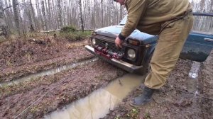 ЛЕБЁДКА из МЯСОРУБКИ +шуруповерт испытываю на НИВЕ