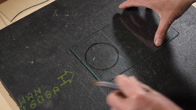 Stained Glass Scoring And Shaping - Mosaic Tutorial смотреть онлайн