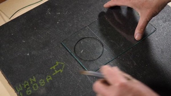 Stained Glass Scoring And Shaping - Mosaic Tutorial